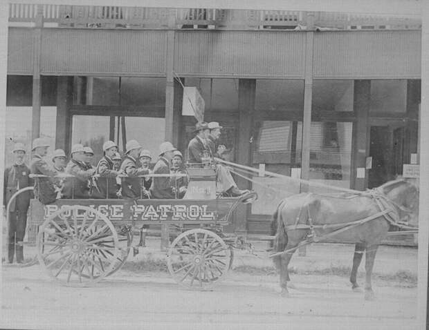 Патрульный экипаж , Тампа, США. 1890-1900 гг. военное, жандармы, исторические фото, милиция, полиция, факты