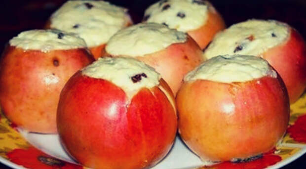 Как запечь яблоки с творогом — полезный десерт