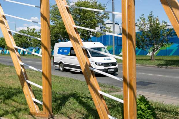 Система экологического контроля Московского НПЗ пополнилась мобильной лабораторией. Фото: Михаил Поле.