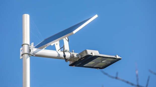 Новые фонари освещают теперь более 60 дворов Владивостока