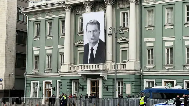 ВЦИОМ: уровень доверия к Жириновскому перед его смертью вырос до 49,1%