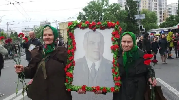 Украина-2022: «победили» Жукова — тросом за шею...