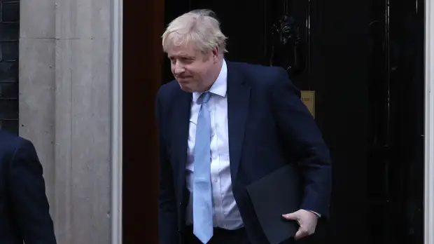 В Великобритании призвали к отставке премьера Джонсона из-за вечеринки с его участием