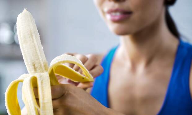 Рецепт зимней подкормки для ваших комнатных цветов из банановой кожуры