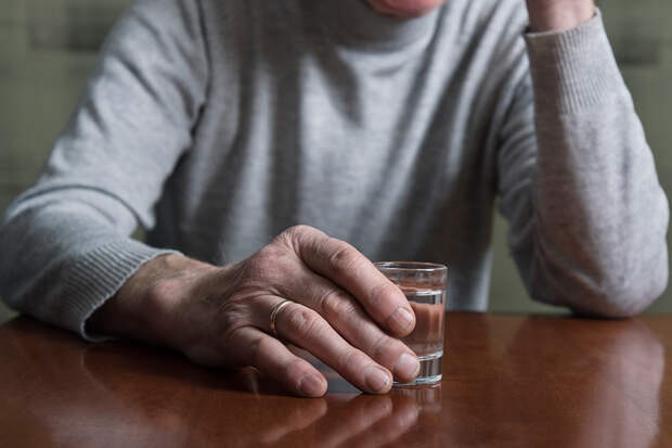 Нарколог назвал время полного выведения алкоголя из организма