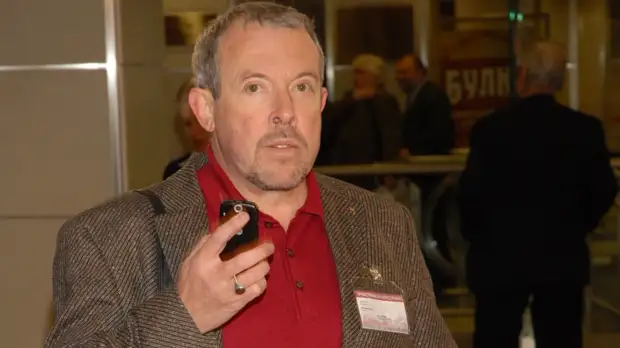 Андрей Макаревич не собирается возвращаться в Россию, а его новорожденный сын станет настоящим евреем