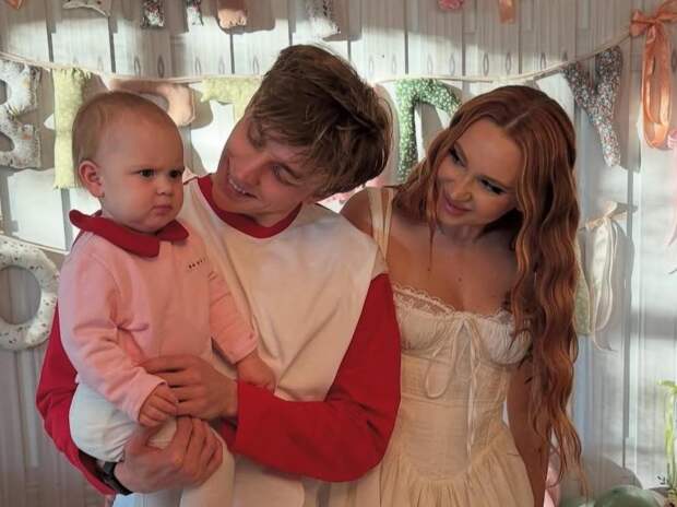 Влад Бумага расстался с Юлией Годуновой: в Сети думают, что любви пришел конец