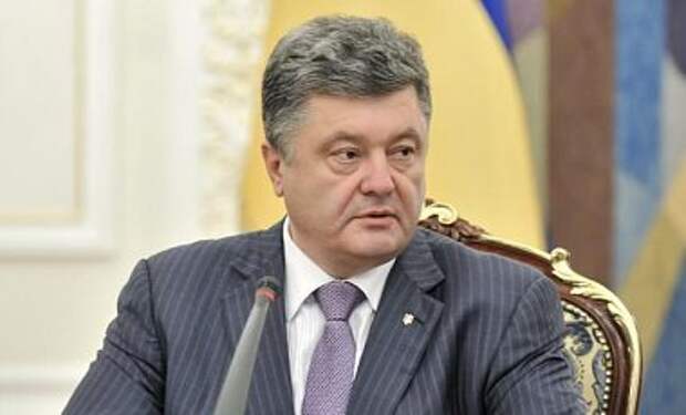 Порошенко выступает против введения военного положения Порошенко выступает против введения военного положения