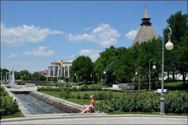 Площадь Ленина Астрахань, где погулять, путеводитель, регион 30