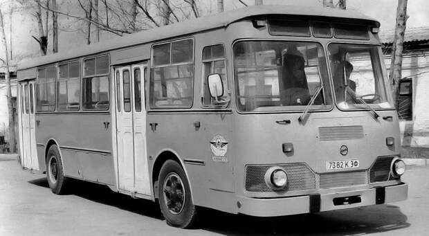 На фото: модернизированная версия ЛиАЗ 677М