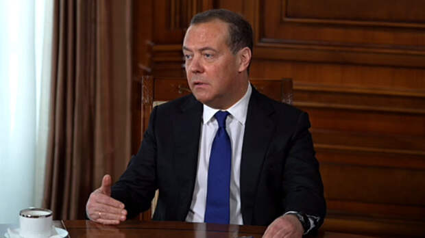Медведев рассказал, зачем Запад создает экономические кризисы