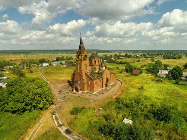 пётский храм.jpg