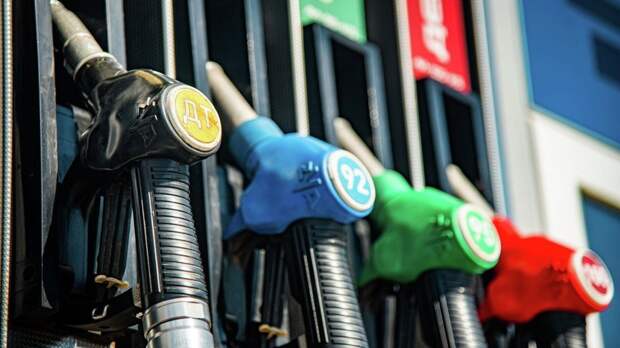 Разлив 80 т бензина произошёл на нефтебазе в Мурманской области