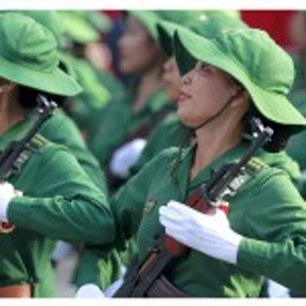 Вьетнамские военнослужащие в Хошимине