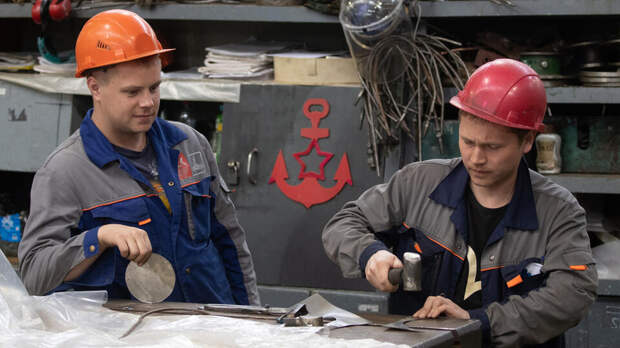 До 2,5 тыс. человек ежегодно проходит через систему наставничества на "Севмаше"