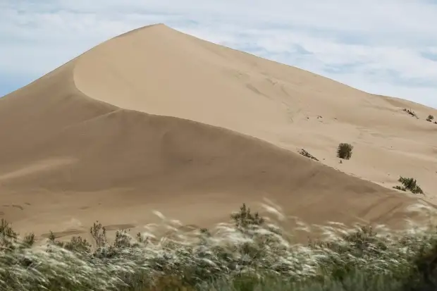 Дюна «Поющий бархан»: известнейшая достопримечательность в Казахстане