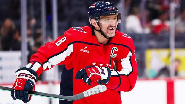 Канадец забил гол после мощного броска Овечкина