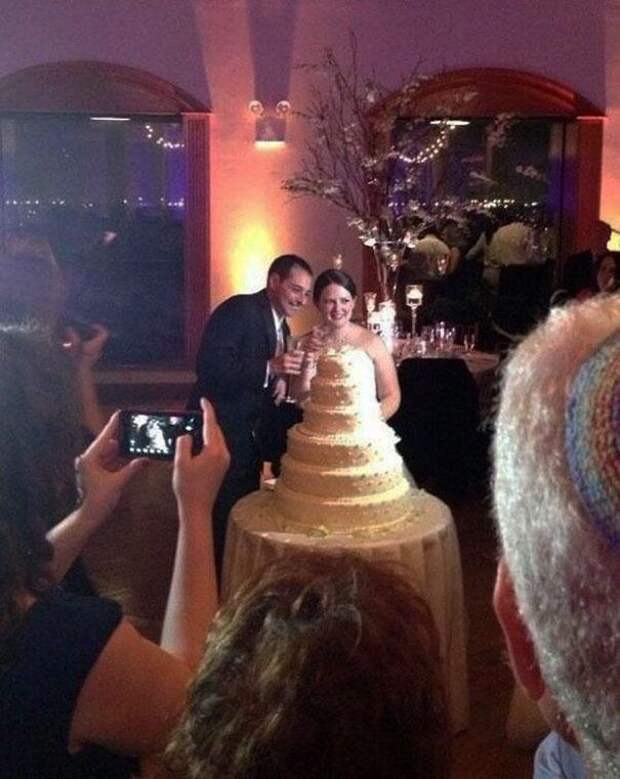 фото в нужный момент свадебный торт