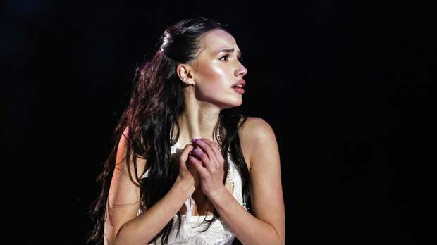 Загитова: раньше думала, буду бизнесвумен, но без мужчины и семьи никуда