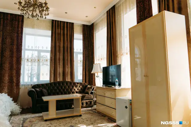 Коридоры с хрусталем и семиугольный номер: гостиница «Россия» готовится к открытию (а мы побывали внутри)