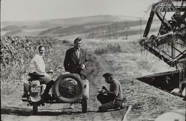 Жатва. Обед комбайнера Юрий Садовников, 1972 - 1974 год, Красноярский край, совхоз &laquo;Емельяновский&raquo;, МАММ/МДФ.