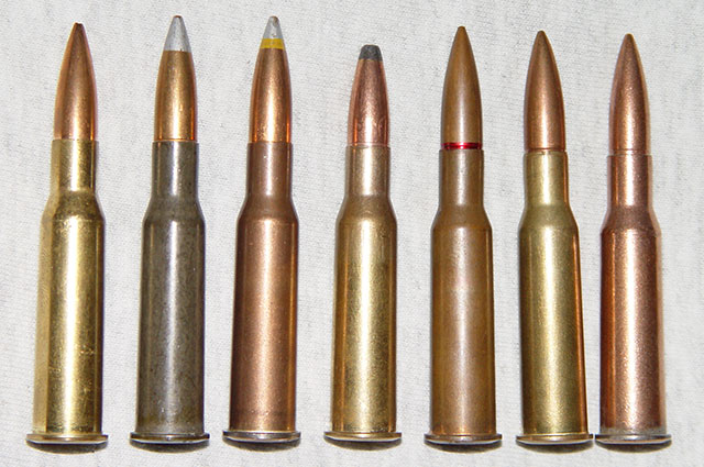 Патроны 7,62×54 мм R в ассортименте (поздняя модификация с остроконечными пулями, изначально пули были с круглыми носками).