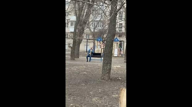 Во дворе Челюскинцев 184