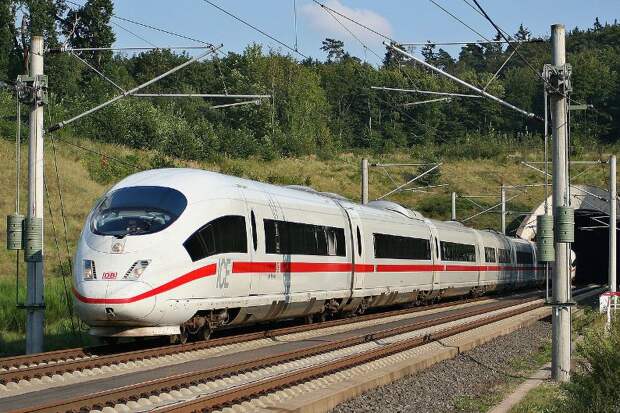 самые быстрые скоростные поезда в мире: InterCity Express (ICE). фото