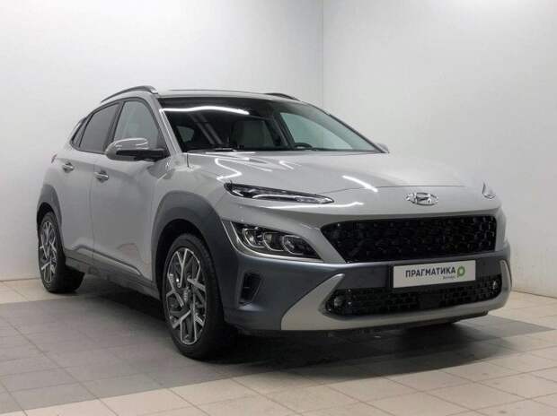 В Россию из Южной Кореи привезли кроссовер Hyundai Kona с очень богатым оснащением и расходом всего 5 л / 100 км