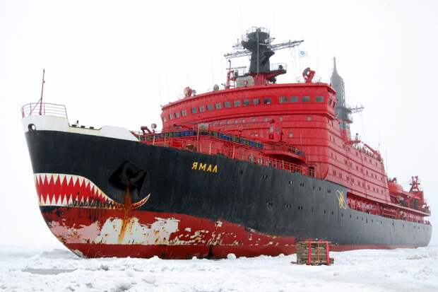 Северный морской путь: льды тают − напряженность растет