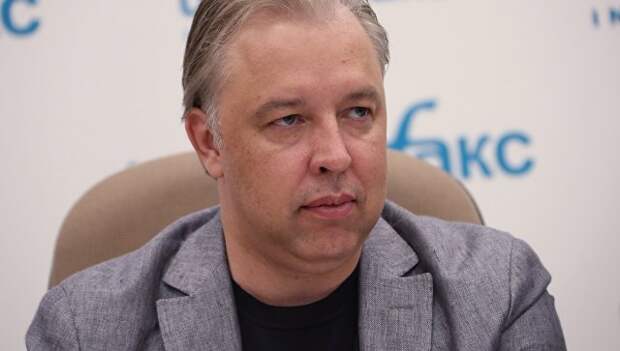 Кандидат в мэры Москвы от КПРФ Вадим Кумин во время пресс-конференции. 11 июля 2018 Кандидат в мэры Москвы от КПРФ Вадим Кумин во время пресс-конференции. 11 июля 2018