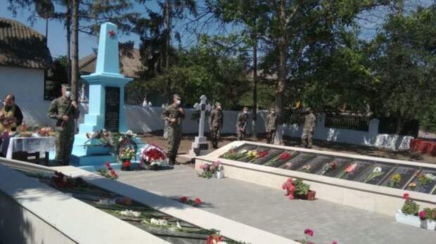 Вместо памятника Подвигу русских солдат в Адлере установили грядку