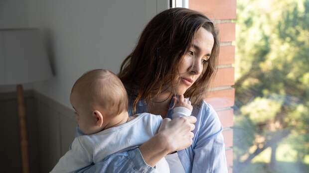 «Люблю ребенка и мужа, но ненавижу декрет»: как и почему матери выгорают