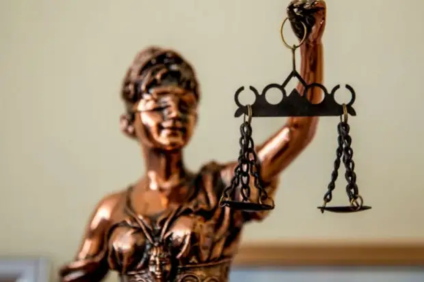 Жителя Находки осудили за смертельный поджег бездомного