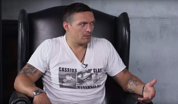 Украинский боксер Усик рассказал, как соотечественники пытаются выгнать его в Россию