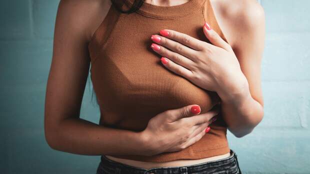 Популярная блогерша раскрыла неочевидные минусы пластики груди