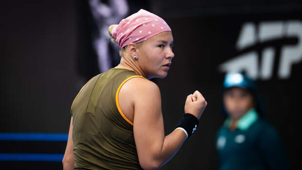 Шнайдер обыграла Синякову и вышла в 1/4 финала турнира в Аделаиде