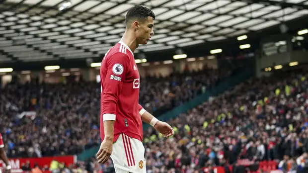 Невилл считает, что поведение Роналду оказывает давление на тренера МЮ Сульшера