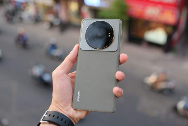 Смартфон такого уровня как Xiaomi 12s Ultra работает на процессоре Qualcomm Snapdragon 8 Gen 1, изготовленному по техпроцессу 4 нм южнокорейской Samsung. Изображение: unsplash.com