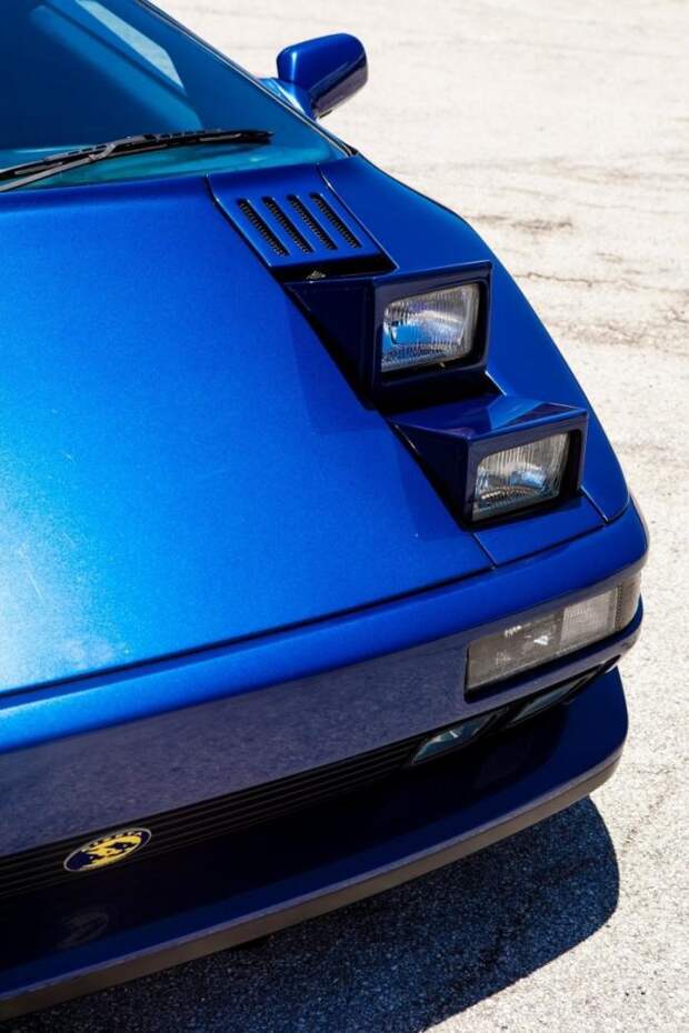Редкий суперкар Cizeta V16T из коллекции султана Брунея