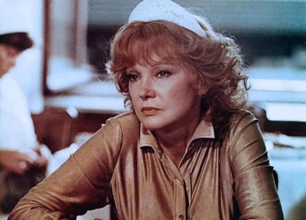 "Непонятный почерк": вдовец Гурченко бьётся над расшифровкой её дневников