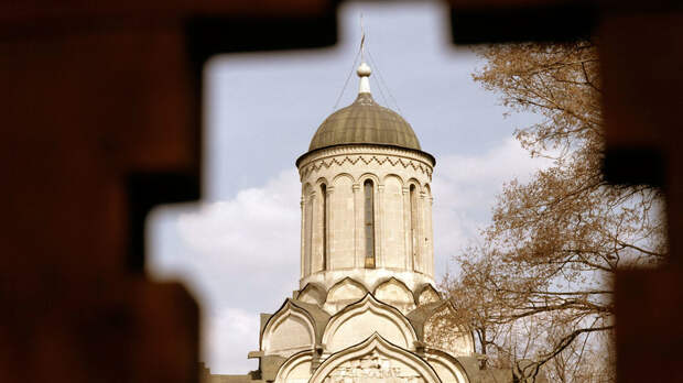 Поругание святыни: В Москве осквернён Поклонный крест Андроникова монастыря