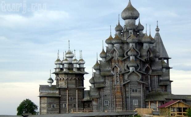 Россия, Погост Кижи, Кижи, Покровская церковь, Преображенская церковь, музей под открытым небом, храмы Карелии, древнерусское деревянное зодчество, достопримечательности России