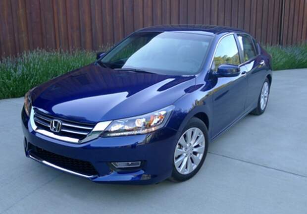 Автомобиль Honda Accord.