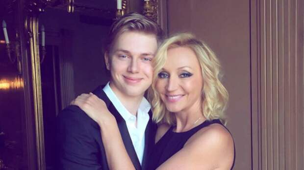 Младший сын Кристины Орбакайте зарабатывает 4 тысячи рублей в час