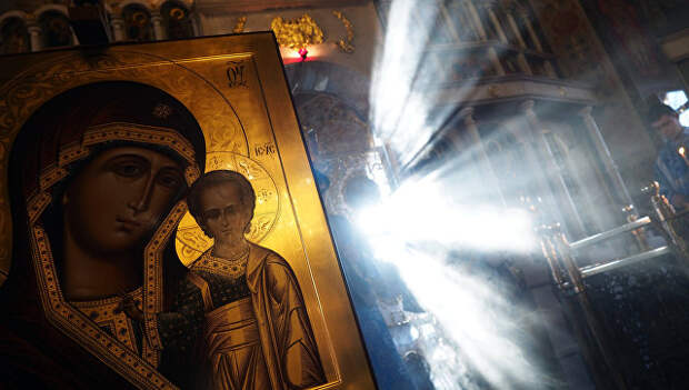 Освящение образа Божьей Матери Казанской, написанного для храма в Сирии. Архивное фото