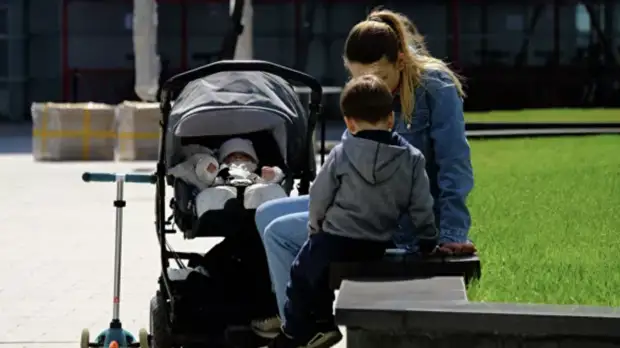 Кабмин выделит 46,6 млрд рублей на пособия беременным и родителям-одиночкам