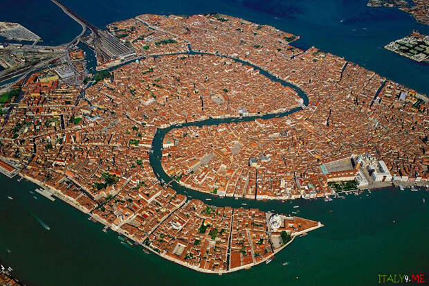 Венеция фото города с самолета