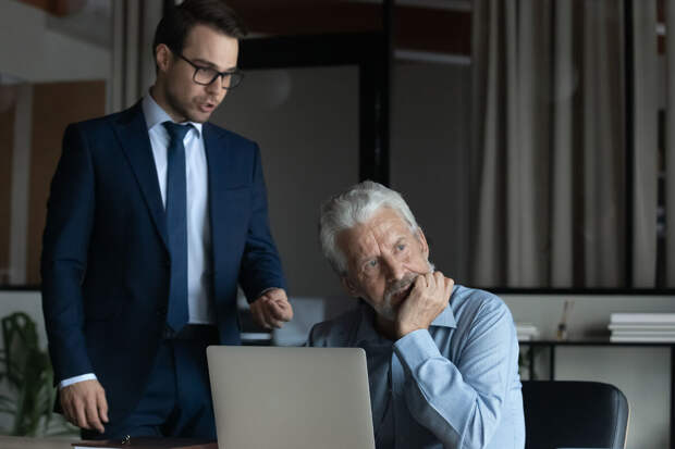 "Известия": работодатели расширяют найм кандидатов 55+ из-за нехватки сотрудников