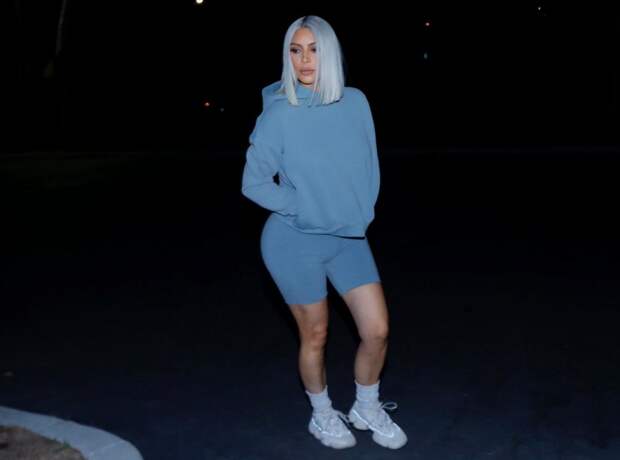 Эти знаменитости не стесняются носить корректирующее белье